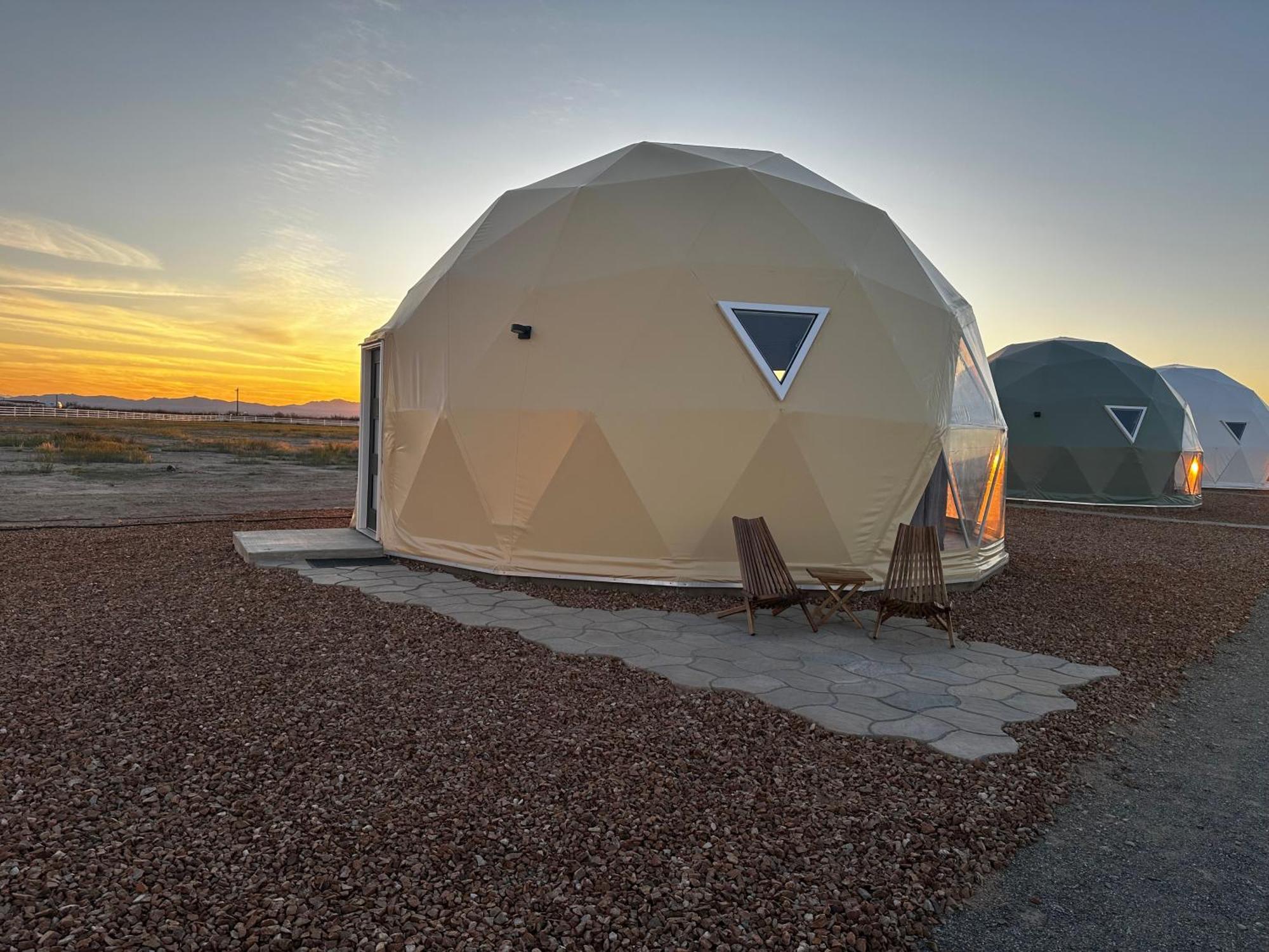 Вилла Nude Glamping Dome Уиллкокс Экстерьер фото