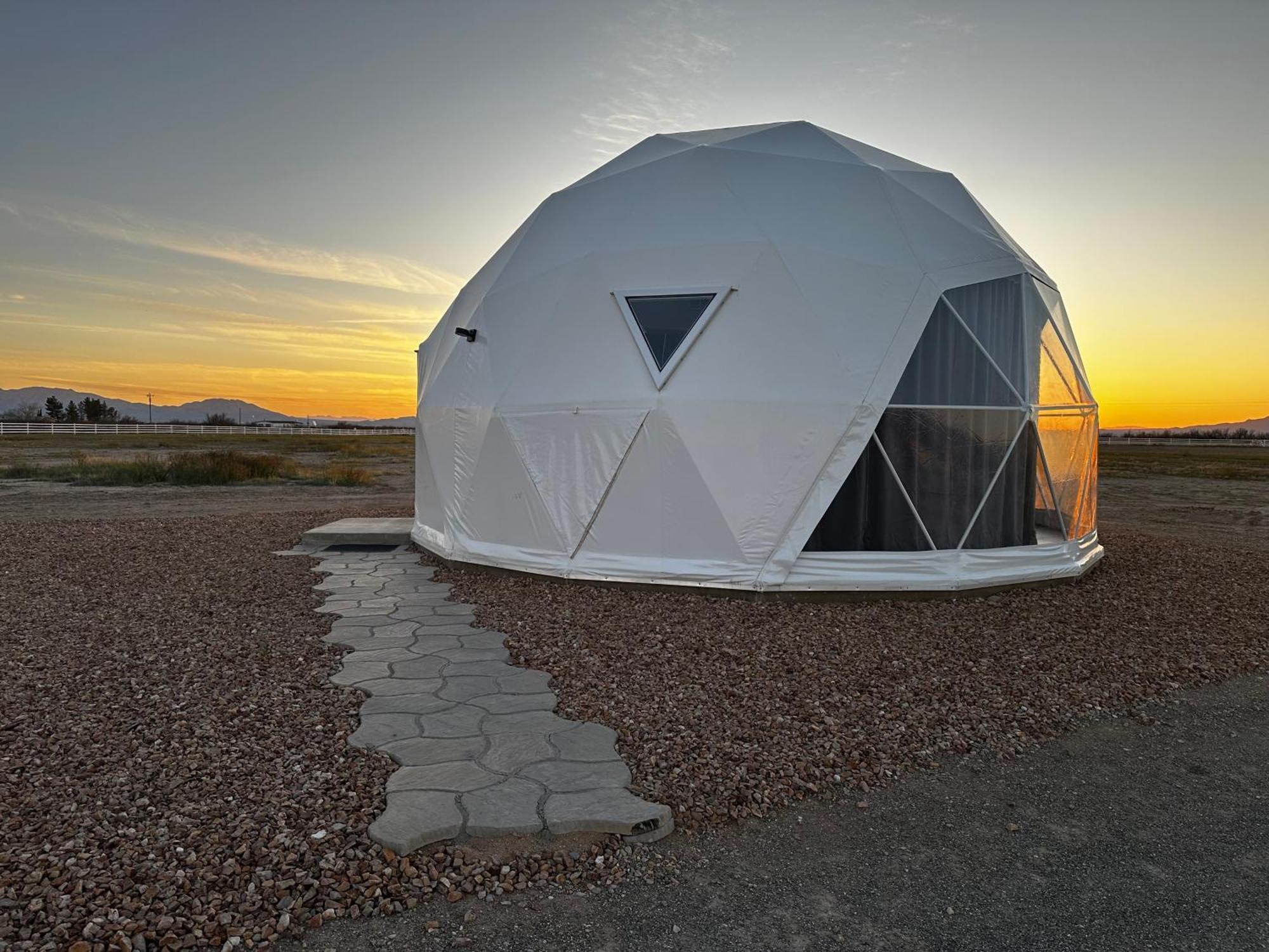 Вилла Nude Glamping Dome Уиллкокс Экстерьер фото